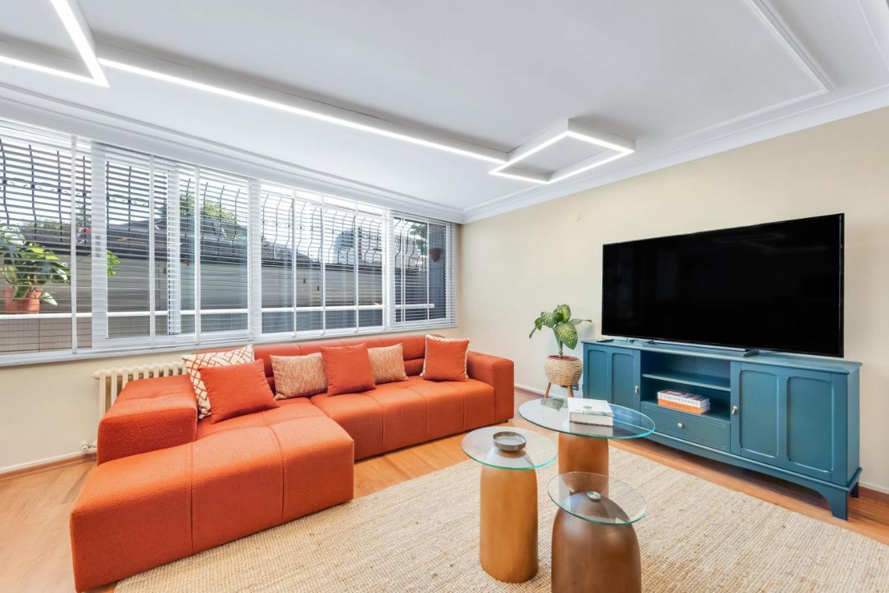 Modern Flat In The Heart Of Istanbul Apartment Exterior photo